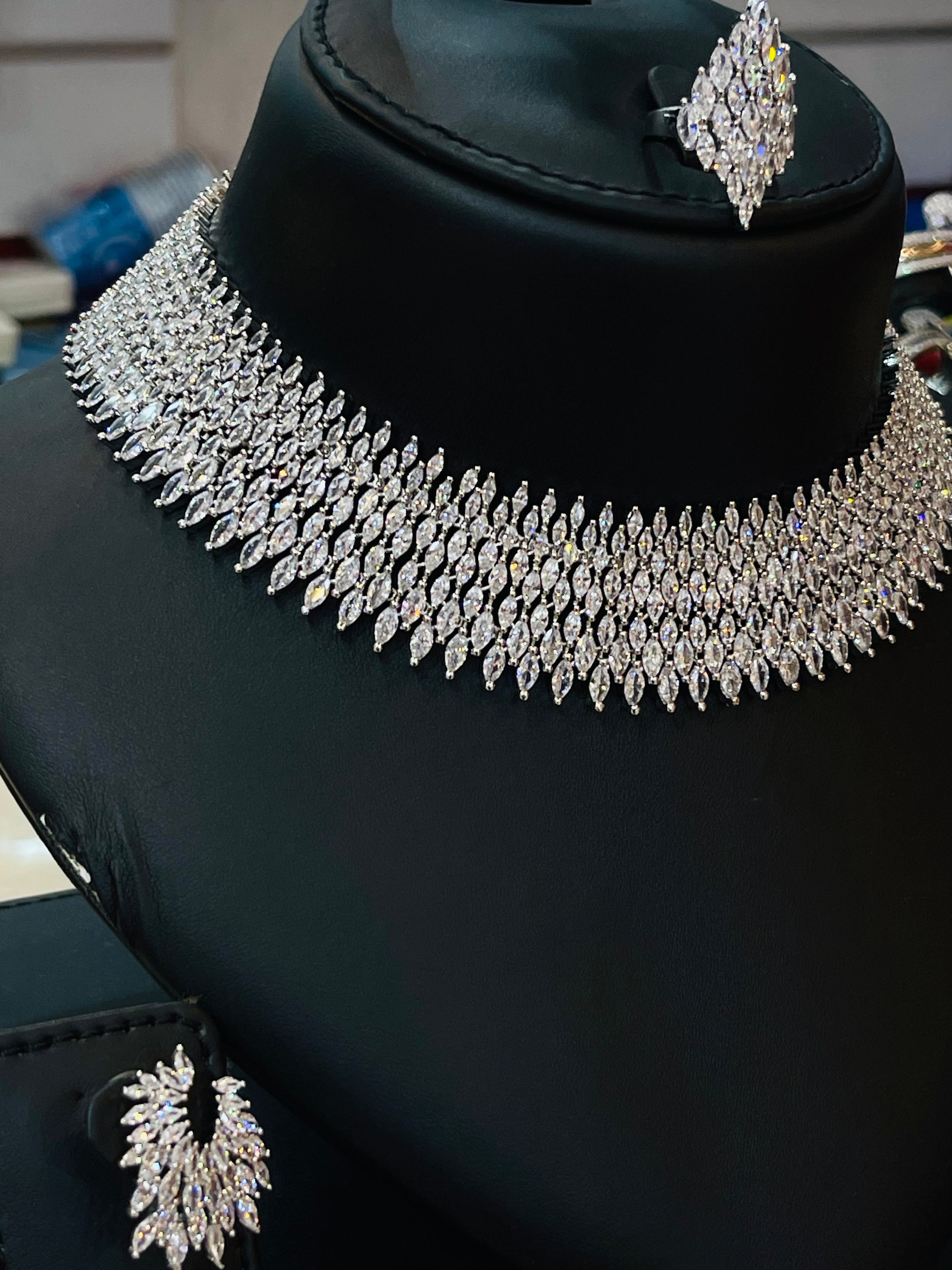 Radiant Zirconia Stone Necklace – Timeless Luxury Design